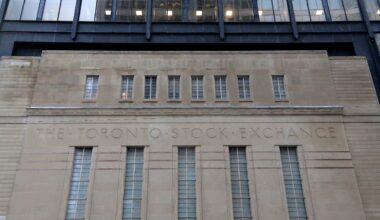 AI worries slam tech stocks on Wall Street; TSX ends higher again as oil rallies