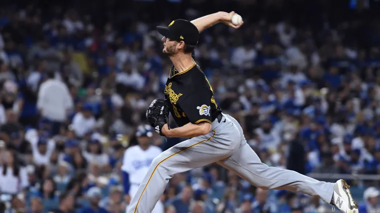 Red Sox sign pitcher from Japan with 2.42 ERA for MLB comeback image