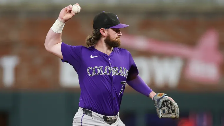 Red Sox to sign another Gold Glove infielder in former Rockies, Astros veteran image