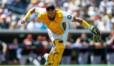 Royals sign All-Star catcher with 11 MLB seasons to help Salvador Perez image