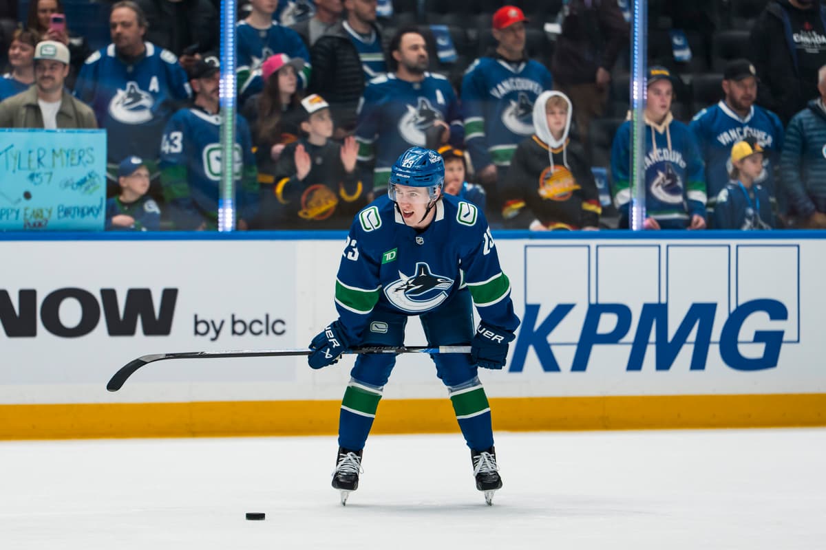 Does Foote need to play the Canucks’ kids more?