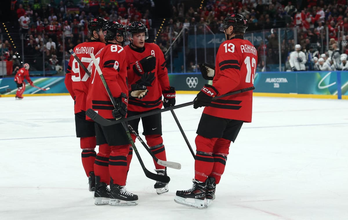 Canada remains on top after preliminary rounds