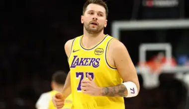 Lakers fans are losing patience with Luka Doncic following latest defensive display image