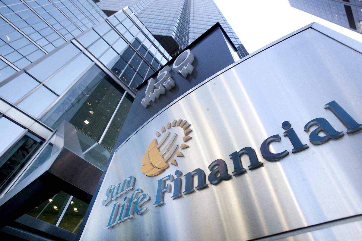 Sun Life, Manulife beat forecasts to post stong gains in fourth quarter