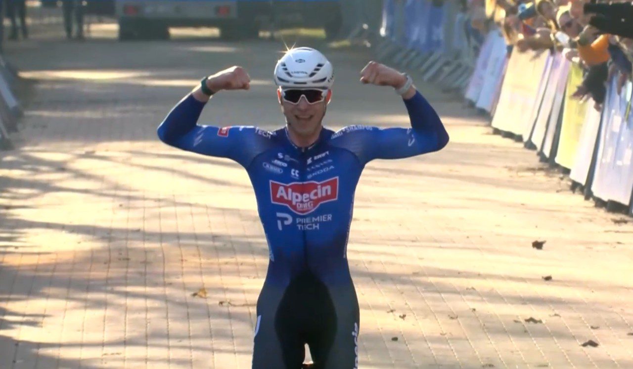 Vandeputte celebrates Superprestige title with X2O Trofee penultimate round victory