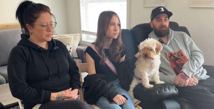 Calgary couple loses wheelchair, wedding dress in vehicle theft