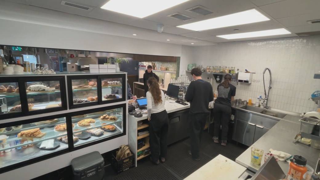 Click to play video: 'Restaurants missing tips from third-party program'