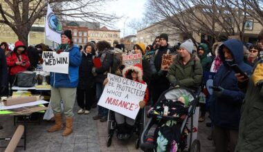 Winnipeggers rally at city hall after councillor walks back protest bylaw