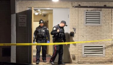 Man walks into Toronto hospital with gunshot wound: police