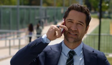 Manuel Garcia-Rulfo as Mickey Haller on the phone in The Lincoln Lawyer.