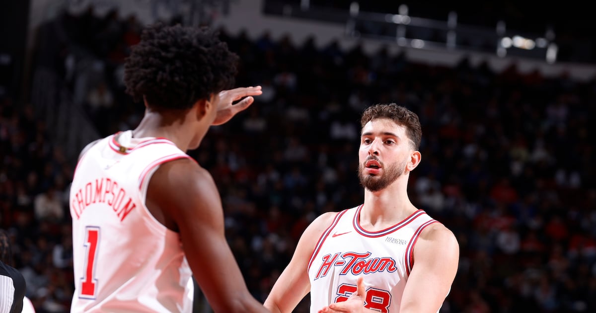 Amen Thompson's near triple-double lifts Houston Rockets over Dallas Mavericks in thrilling finish