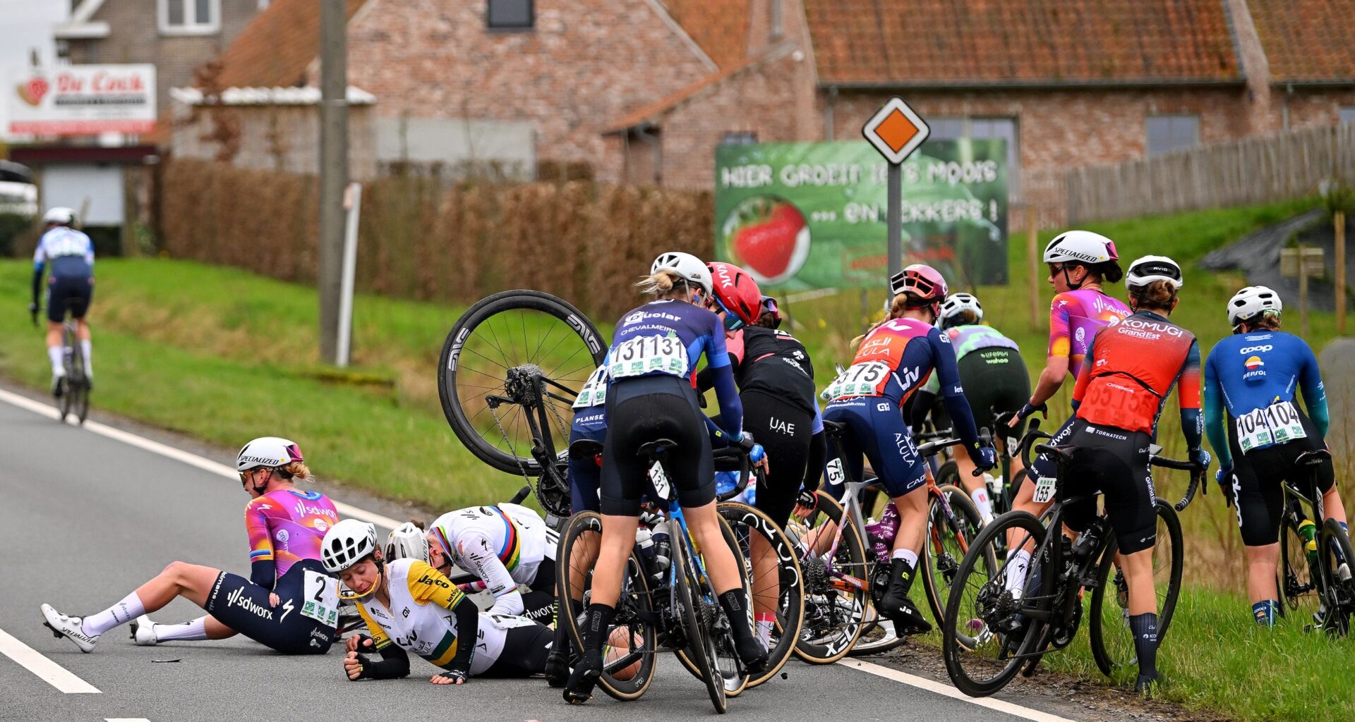 Major kit brand investing in airbag tech as WorldTour teams start testing