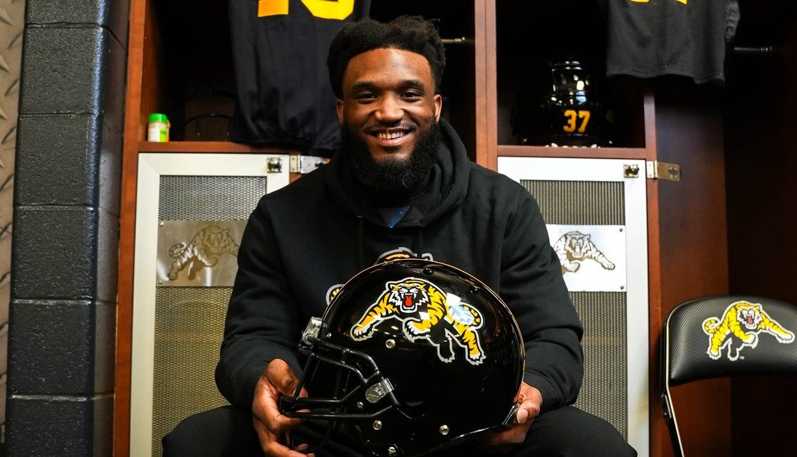 Veteran CFL middle linebacker Wynton McManis comfortable donning black and gold