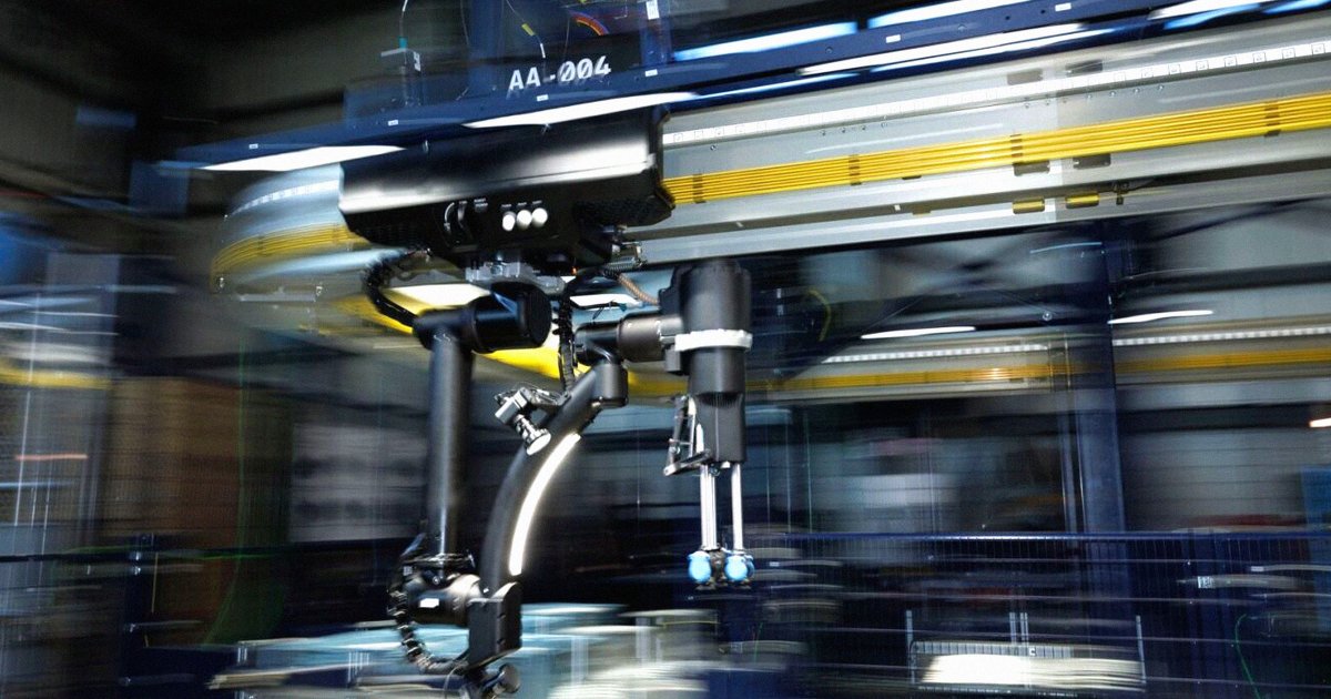 Amazon's Shiny New Warehouse Robot Just Failed in Spectacular Style