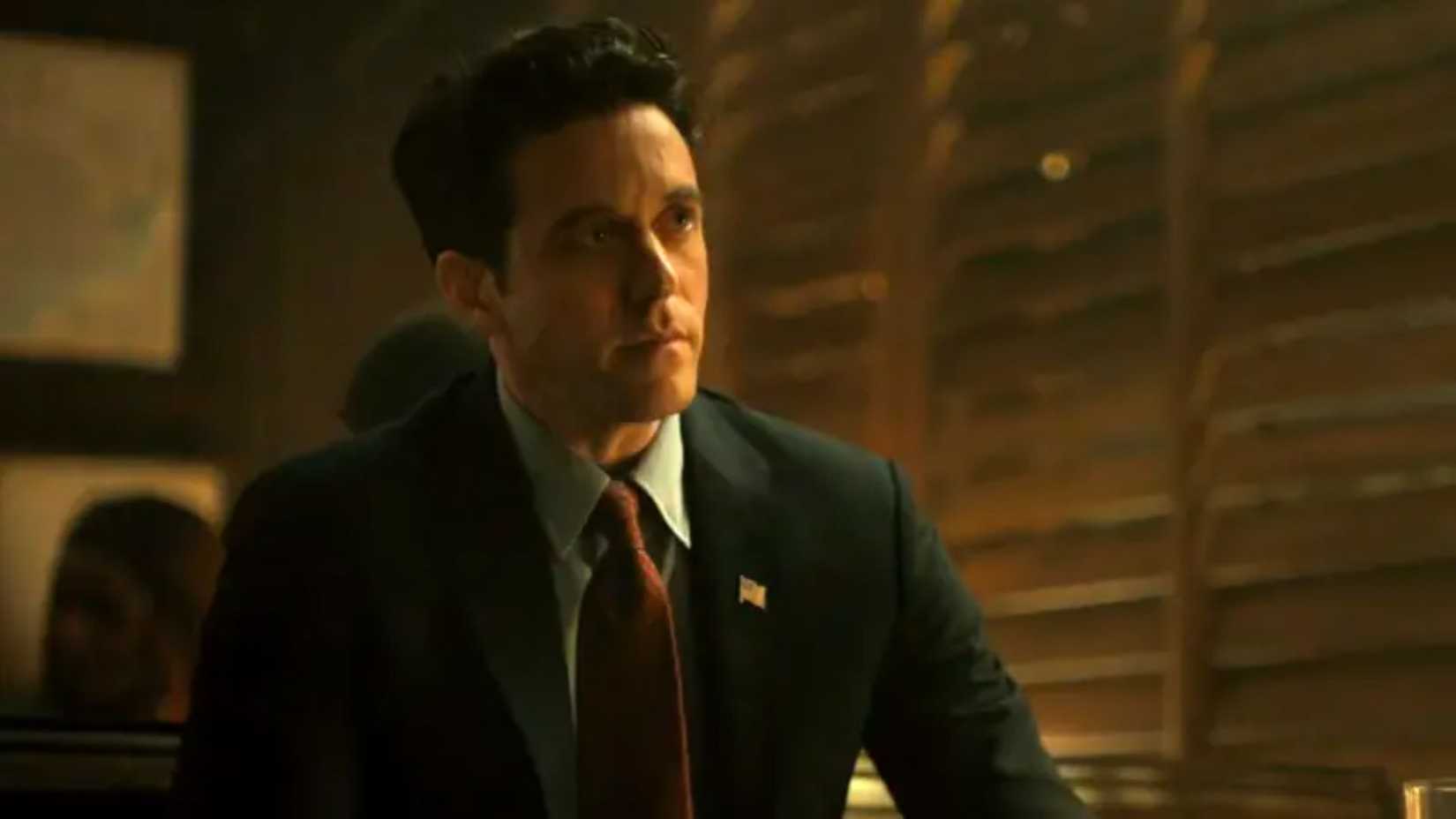 Ashley Zukerman as Daniel in Silo