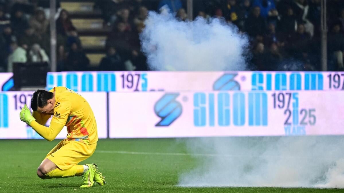 Firecracker explodes next to GK Emil Audero in scary moment in Serie A