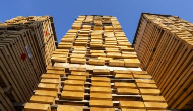 Canadian economy contracted 0.6% in Q4 to cap volatile 2025: StatCan