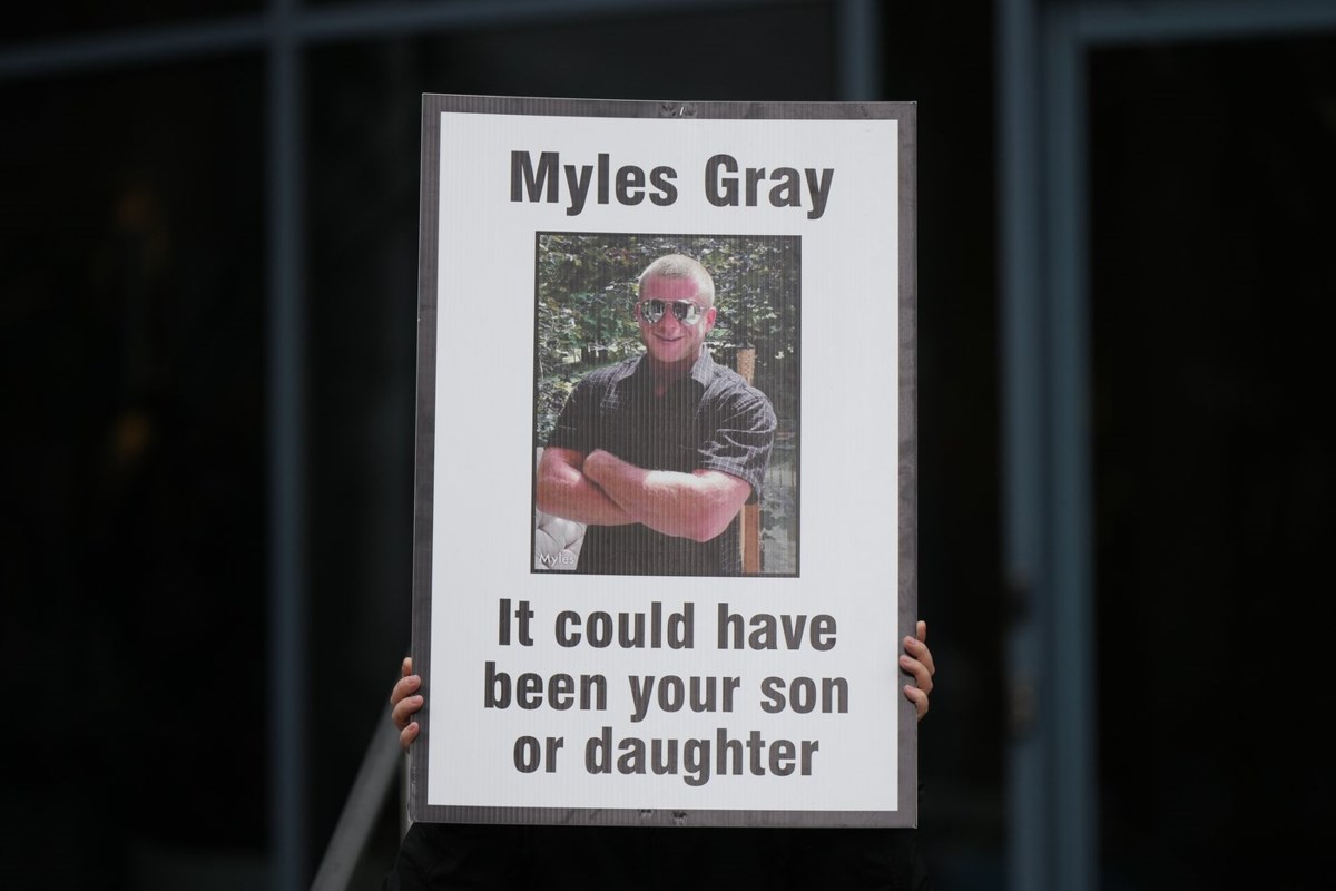 Witness denies Vancouver officers on Myles Gray's back before his death