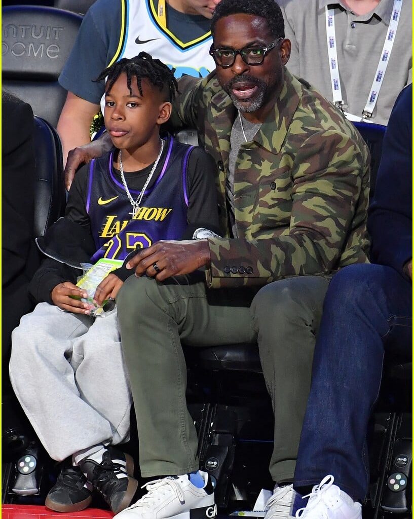 barack michelle obama join many celebs courtside at nba all star game 035282001