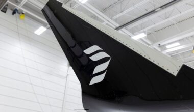 Canada will do all it can to support Bombardier, industry minister says