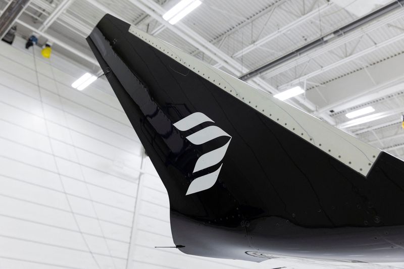 Canada will do all it can to support Bombardier, industry minister says