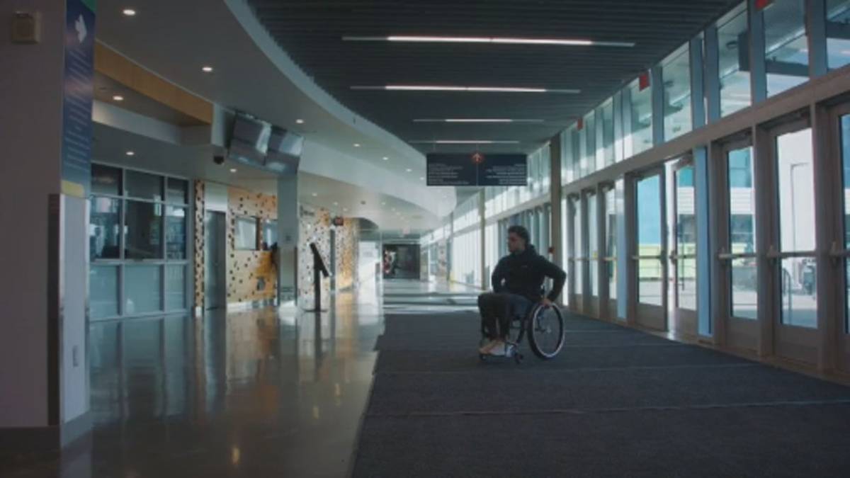 Click to play video: 'New series tells story of Humboldt Broncos crash survivor'