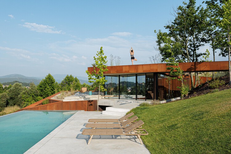 Corten House / HPA Arquitetura e Investimentos - Image 1 of 36