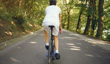 Researchers Asked Drivers to Interpret Cyclist Signals. It Didn’t Go Well