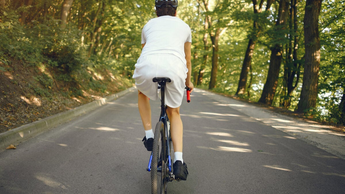 Researchers Asked Drivers to Interpret Cyclist Signals. It Didn’t Go Well