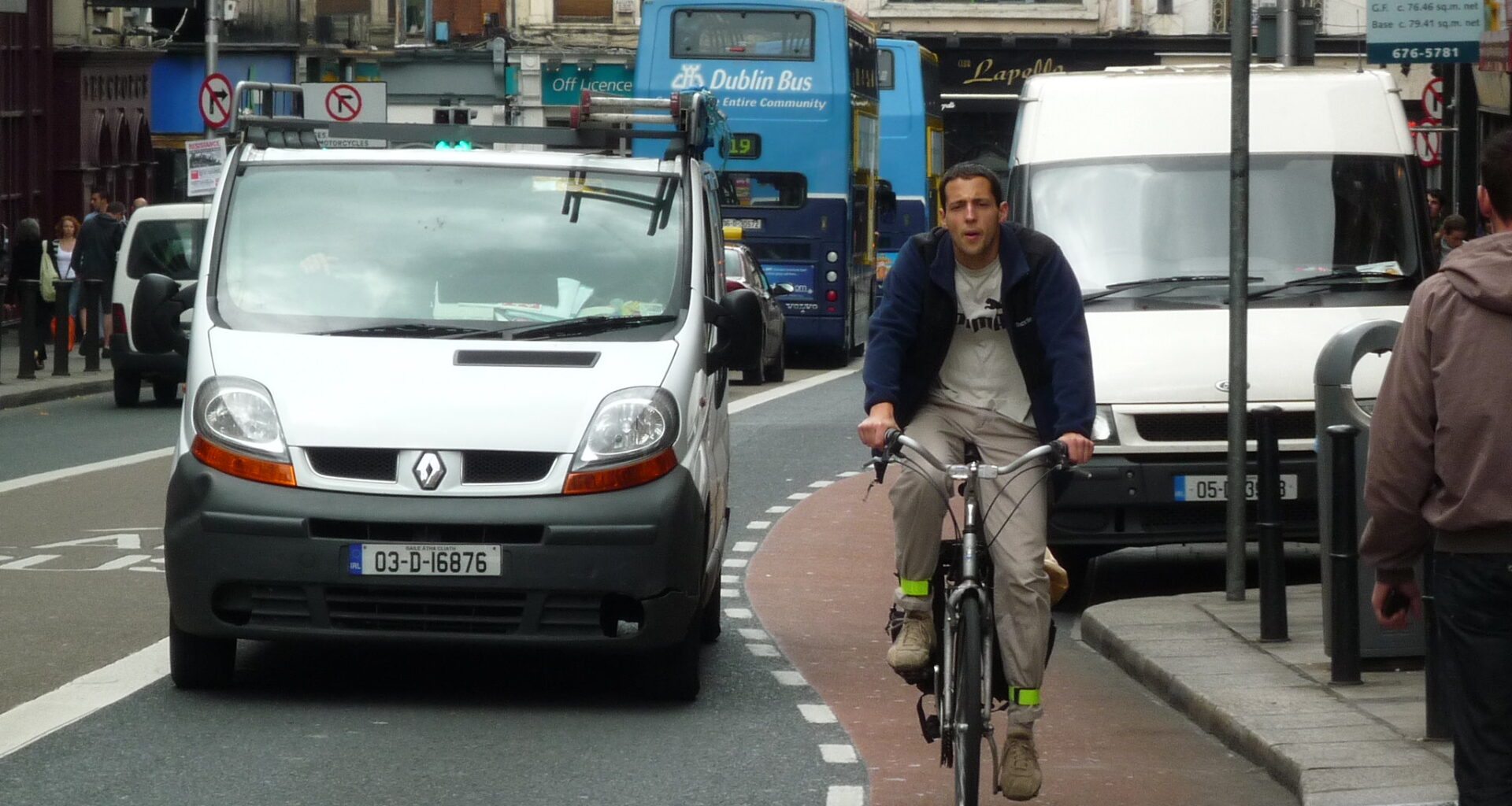 Cyclist in Dublin (licensed CC BY 2.0 on Flickr by Teyvan Petttinger)