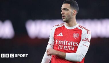 Arsenal's Mikel Merino in action