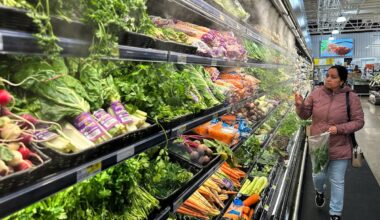 US economic growth weaker than thought in fourth quarter with government shutdown, consumer pullback