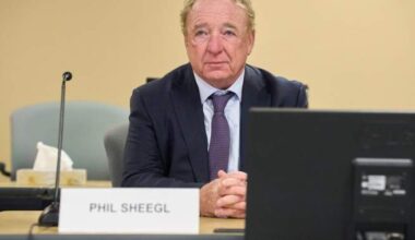 Bribery allegations ‘crushing,’ former City of Winnipeg CAO tells inquiry - Winnipeg