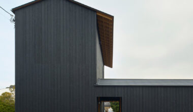 House in Onomichi by Denizen Works