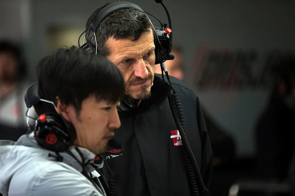 Gunther Steiner, Haas F1 Team Principal, Ayao Komatsu, Haas F1 Chief Race Engineer
