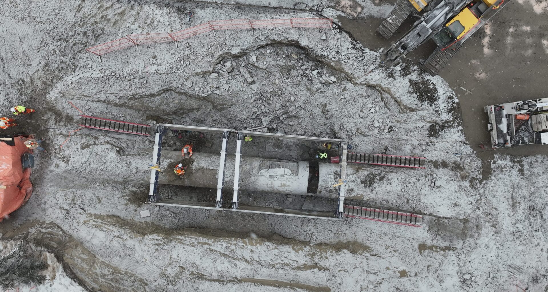 How could Calgary have two bursts to largest water feeder main?