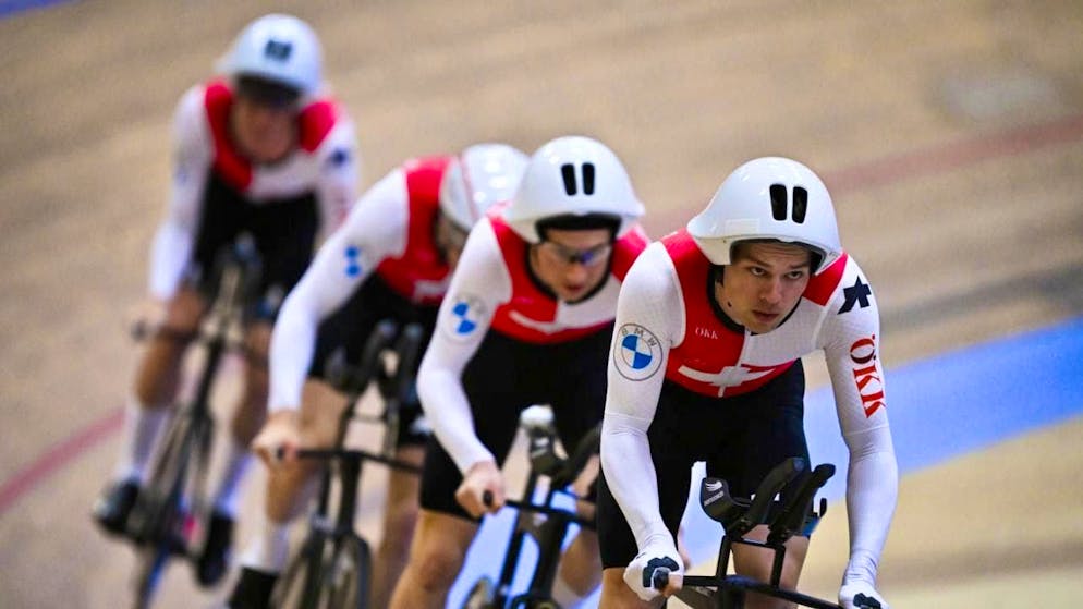 Alex Vogel (right) and his Swiss teammates surprisingly beat Great Britain