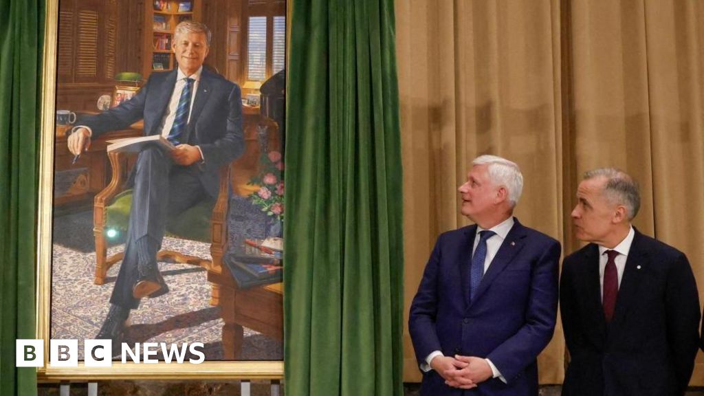 'Canada must preserve its independence', Stephen Harper says at portrait unveiling - BBC