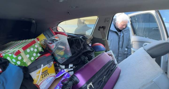 Calgary family living in a car calls for more resources for unhoused families