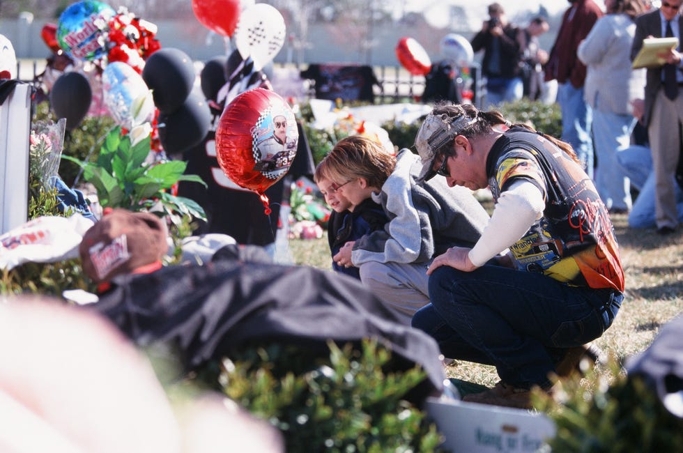 Dale Earnhardt Memorial dale earnhardt memorial