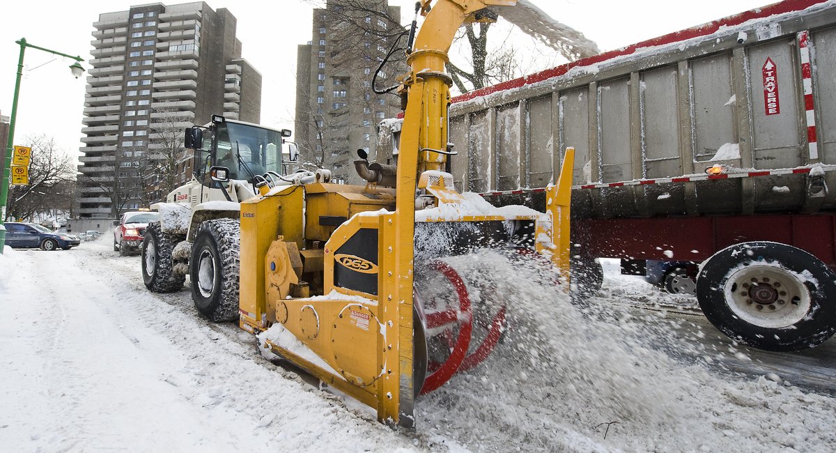 Why doesn't NYC use a giant snow vacuum like Montreal? Its world-famous garbage.