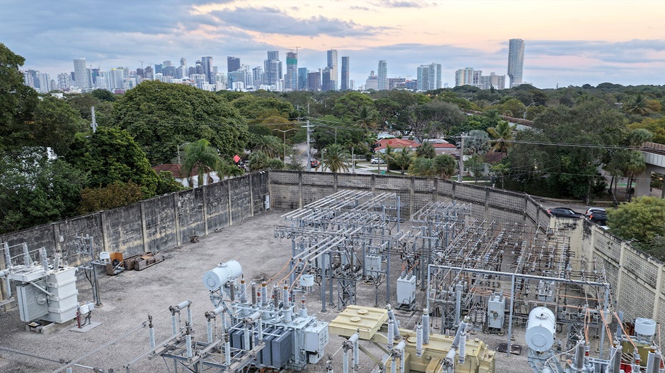 Electrical lines in Florida