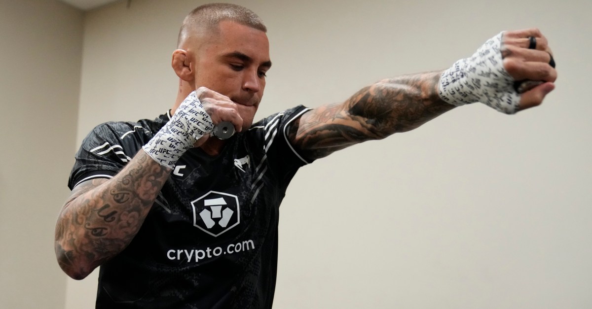 Dustin Poirier shows off gnarly broken toe suffered in training