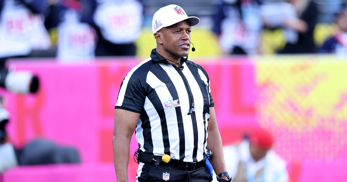 From Detroit's Cody High School to coin toss: NFL referee Shawn Smith talks Super Bowl journey