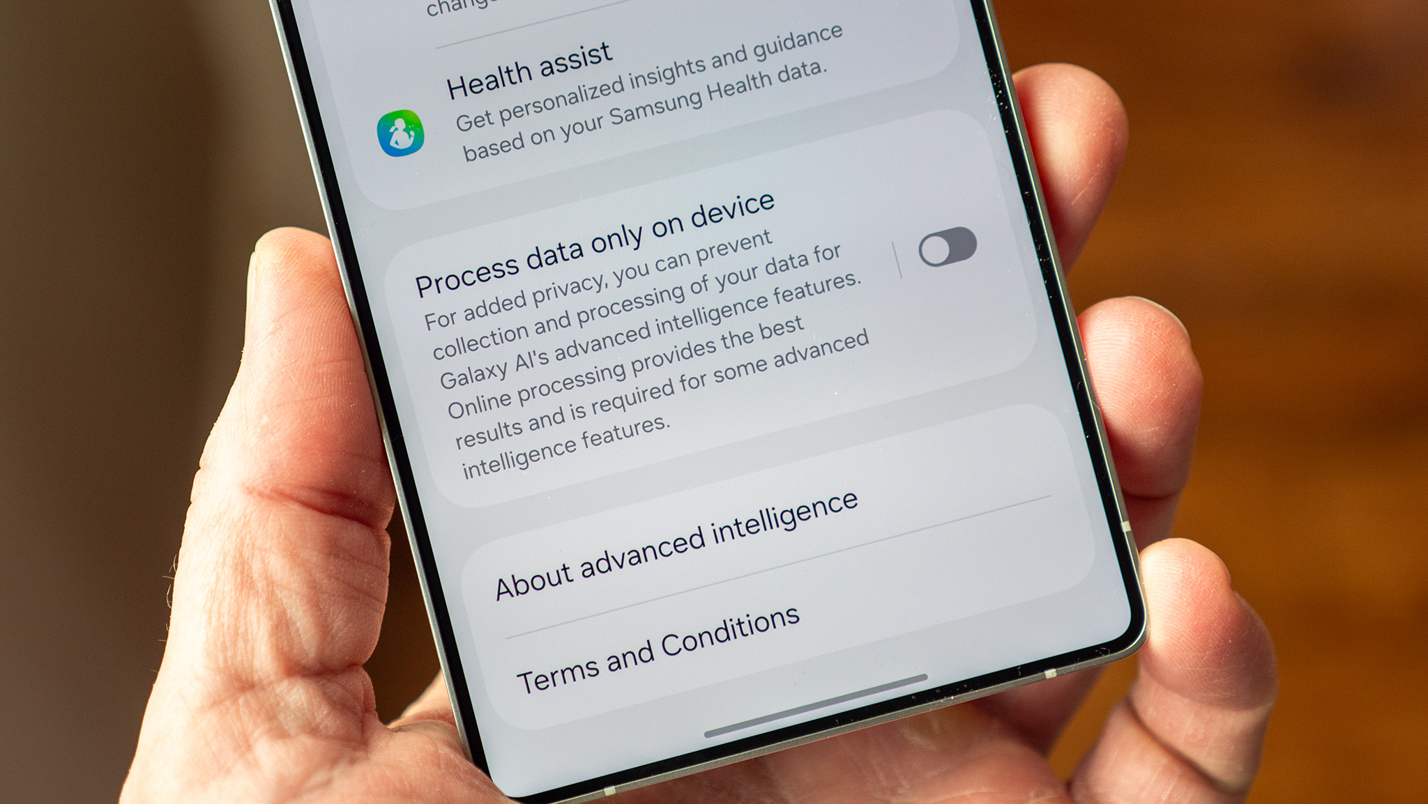 The option to process data on-device only on a Samsung Galaxy S25 Ultra