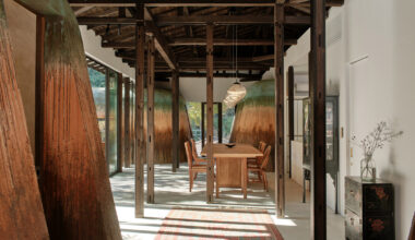 AATISMO renovates home for ceramic artists with cavernous clay additions