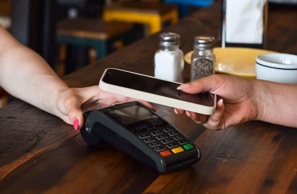 Over 60% of contactless payments now made by smartphones · TheJournal.ie