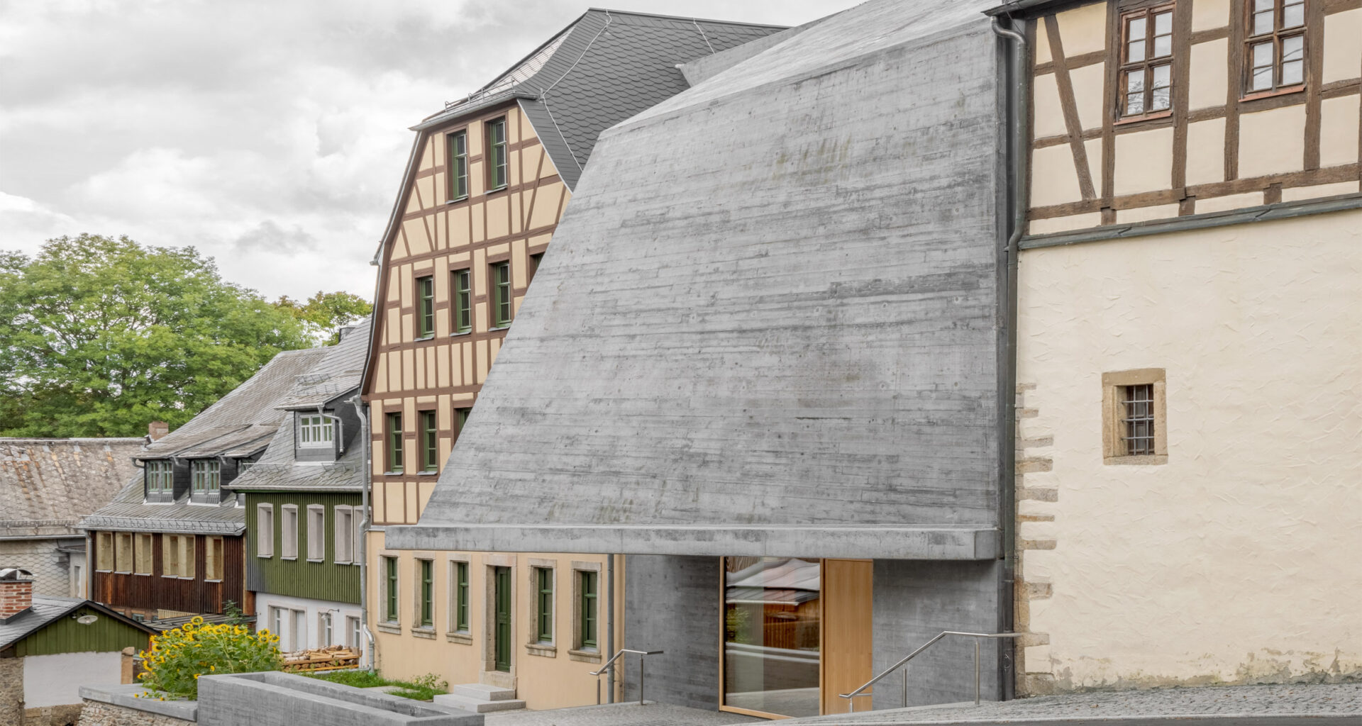 Schulz und Schulz inserts concrete museum between buildings