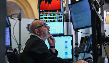 US tech stocks hit by fresh wave of selling as chipmakers Qualcomm and AMD tumble