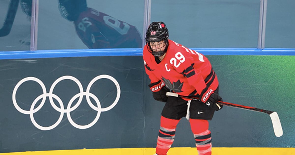 Canada's rout of Czechia overshadowed by injury to 'irreplaceable' Poulin – TSN